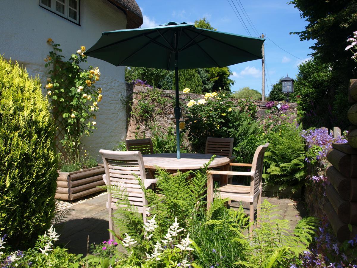 The Barn And Pinn Cottage Sidmouth Exterior photo