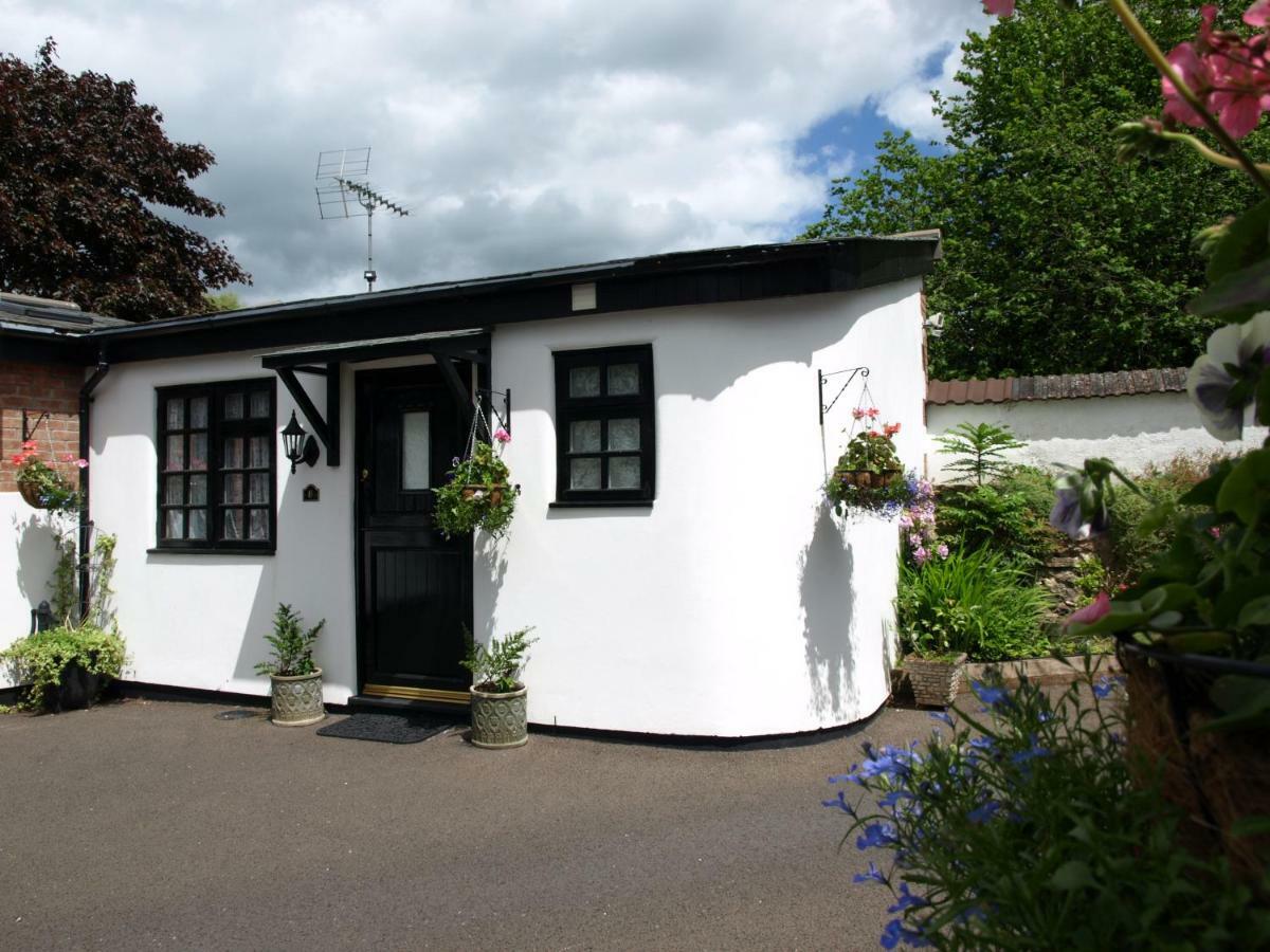 The Barn And Pinn Cottage Sidmouth Exterior photo